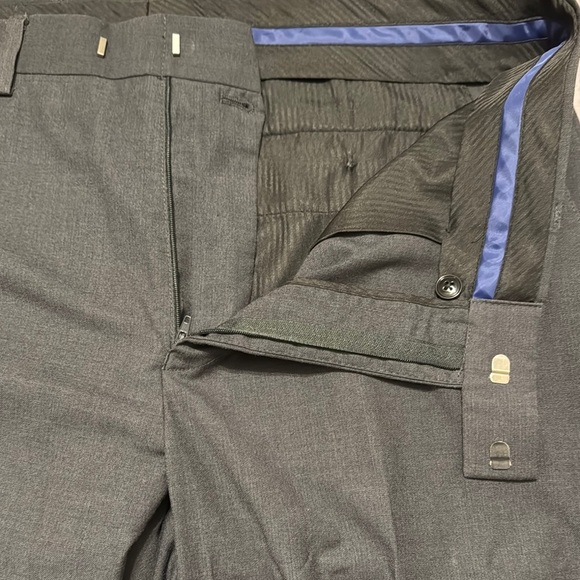 Madison Gray Classic Dress Pants with Straight-Leg Design 36 x 32 - Picture 6 of 8